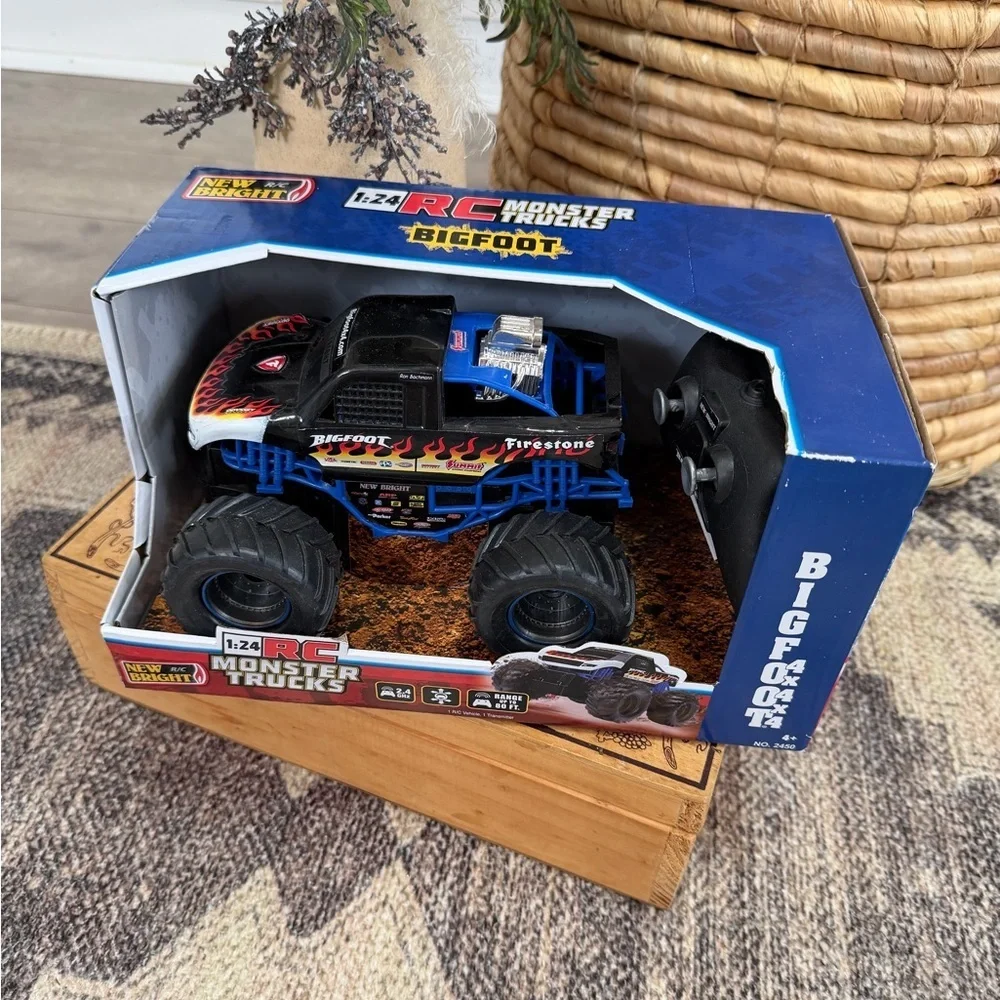 New 2022 RC Monster Truck 45th Bigfoot 4x4x4 ~ 1:24 - New in Box Remote Control